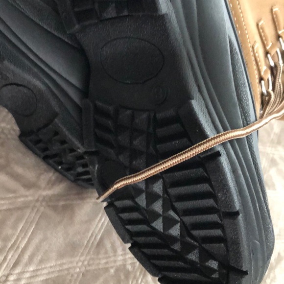 NWOT snow boots - Picture 5 of 5